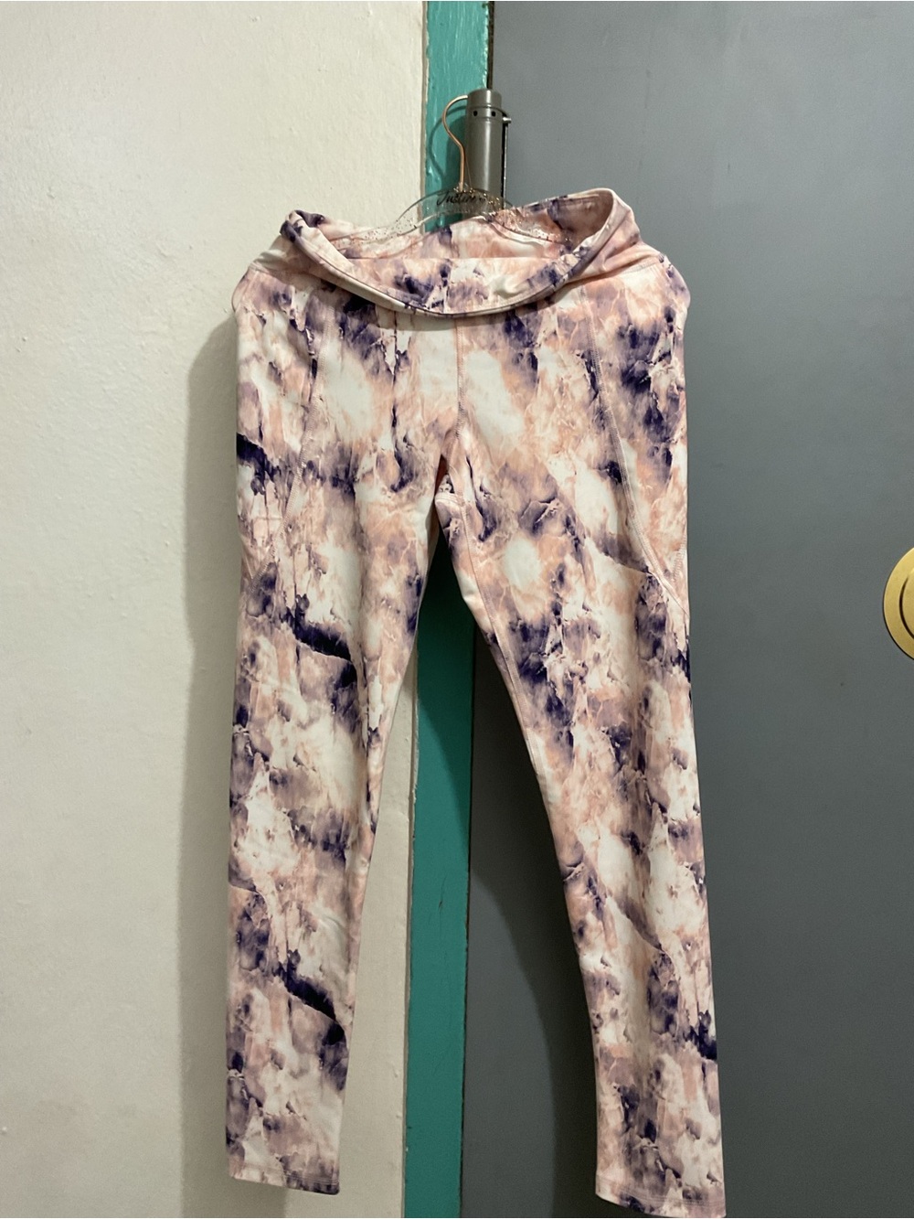 Old Navy Girls Tie-Dye Leggings in Pink and Purple